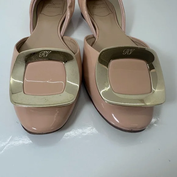 Roger Vivier Nude Flats with Gold Accent - Picture 7 of 8